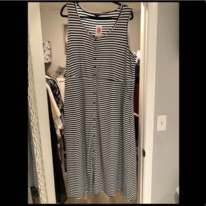 Plus size women’s button front maxi dress